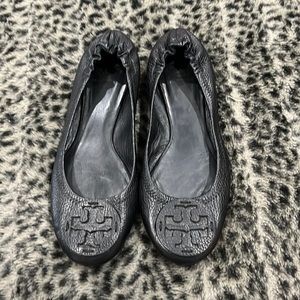 Tory burch flats in black